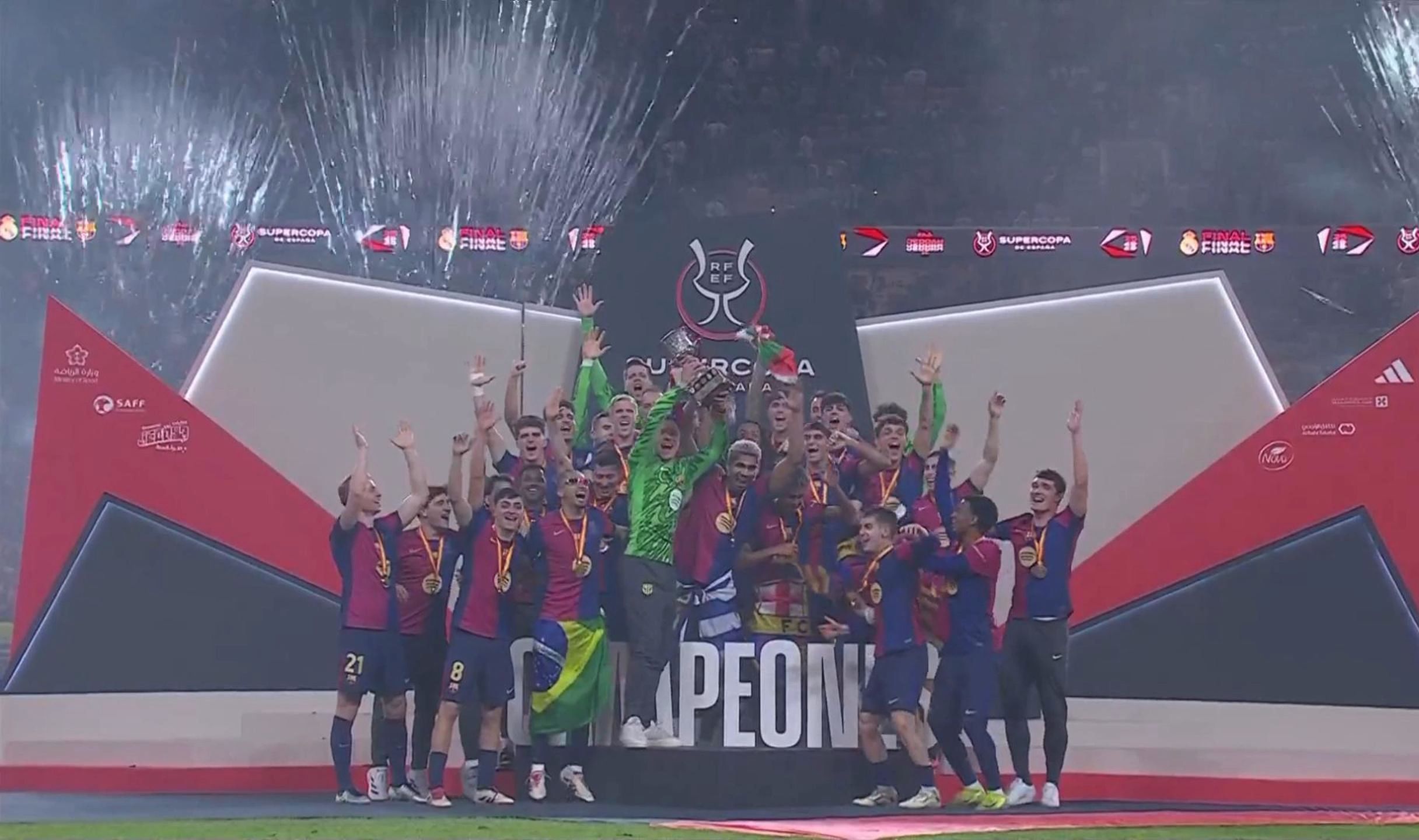 意天空：劳塔罗已返回米兰，即将归队参加训练备战米兰德比